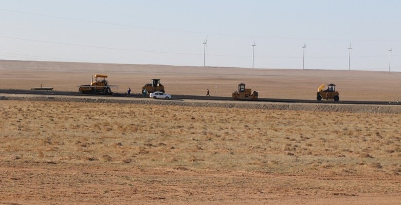 Mongolian army builds ‘refinery road’ in Gobi - News.MN