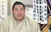 S.Byambasuren will receive the yokozuna title on Wednesday