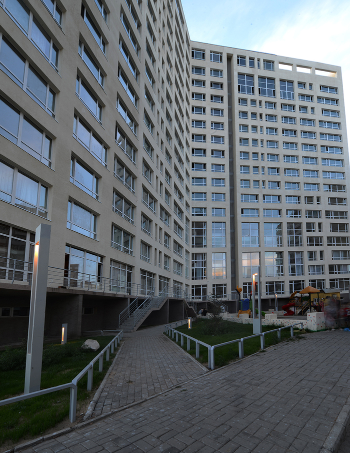 Залуусын хотхон “X-Apartment”