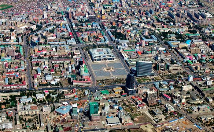 М.Энхболд 1999-2005 онд одоогийн метрополитан хотыг даргалж байлаа, 2015 оны зураг