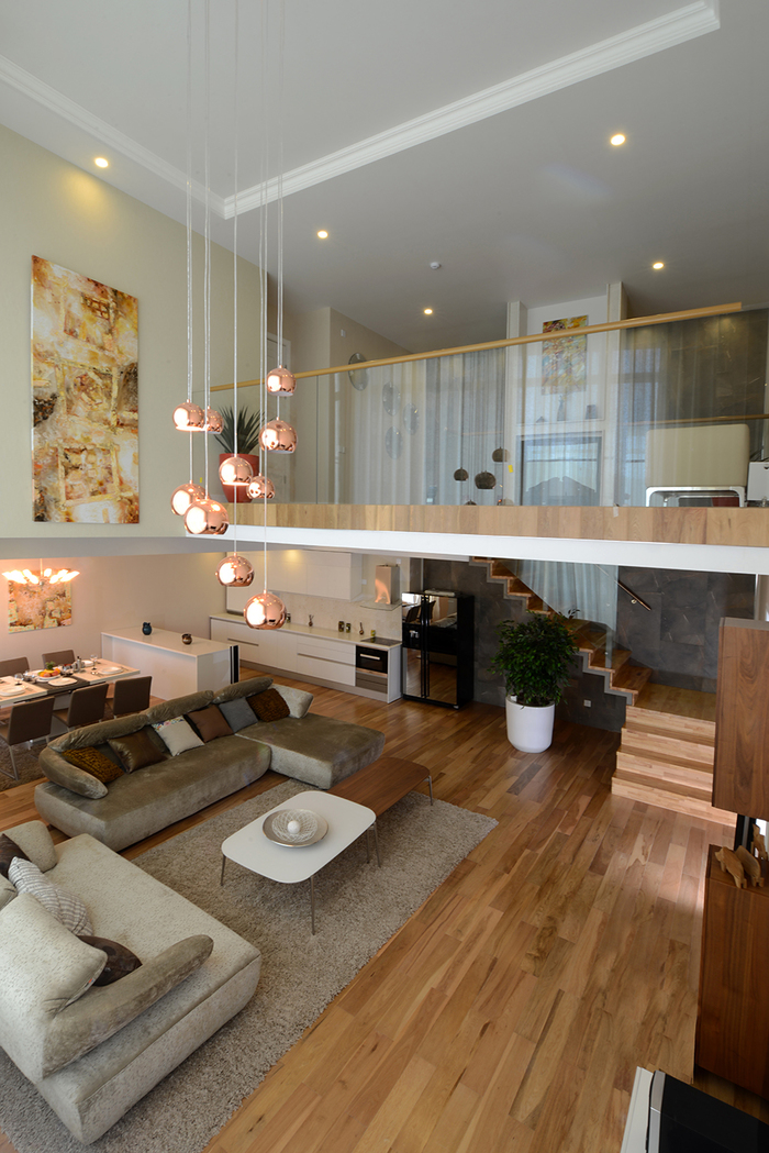 Орчин үеийн төлөвлөлт бүхий дотроо 2 давхар Duplex загвар