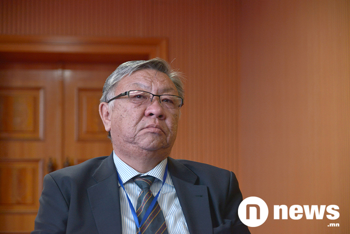 Шинжлэх ухаан академийн Олон улсын харилцааны хүрээлэнгийн захирал, профессор Ж.Баясах