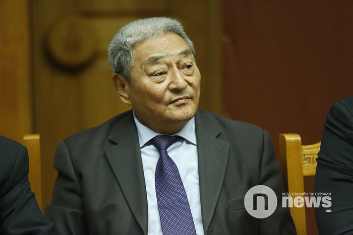 Д.Ламжав: Үндсэн хуулийг эцэслэн батлахад ард нийтийн санал асуулгаар хийх нь жинхэнэ ард нийтийн төртэйгээ байгуулсан гэрээ гэдэг утга санаанд нь дүйж очно.