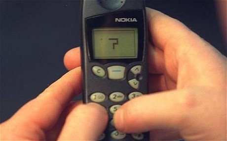 Snake тоглоомыг 19 жилийн өмнө Nokia гар утсаар тоглодог байв