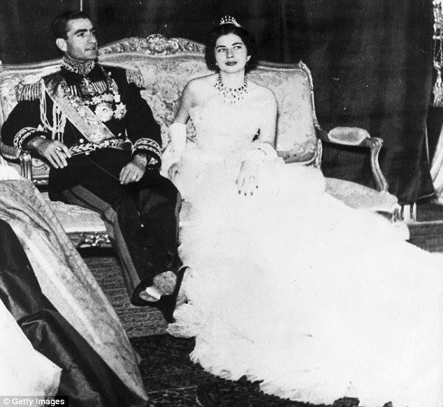 Сорайя Исфандияри-Бахтиари Ираны сүүлийн Шахтай гэрлэж, 1951-1958 онд тус улсын хатан хаан байсан юм. 
