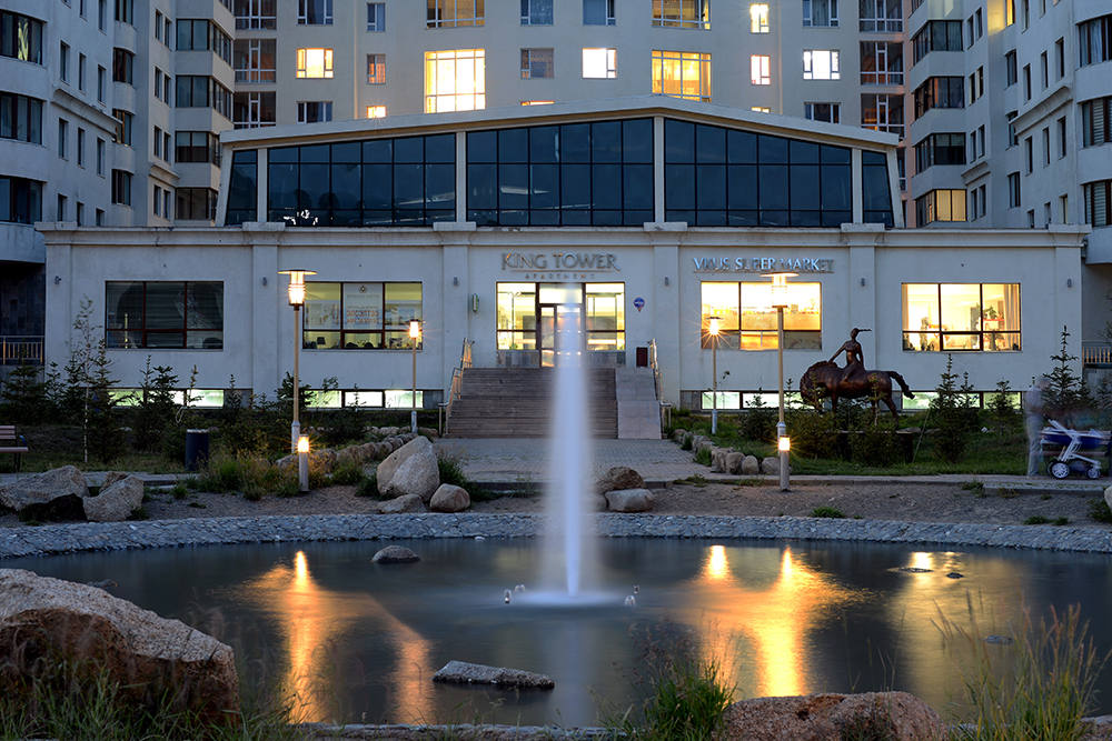 Luxury King Tower Apartment үйлчилгээний төв хаалга 