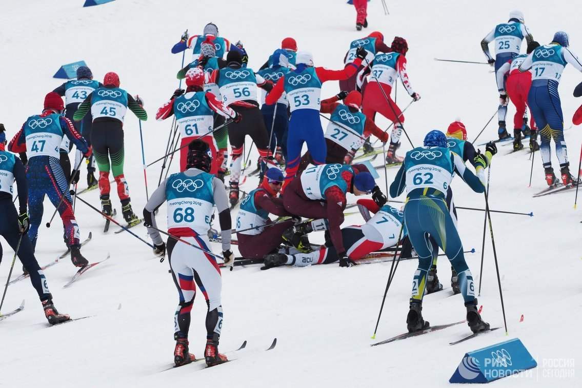 Видео скиатлона сегодня мужчины. Олимпийские игры Пхенчхан лыжные гонки. Крюгер лыжные гонки. Скиатлон. Скиатлон лыжи.