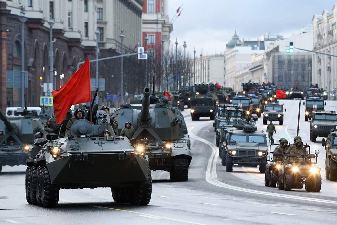 Жагсаалын бэлтгэлийн үеэр /Москва, Цверская гудамж/