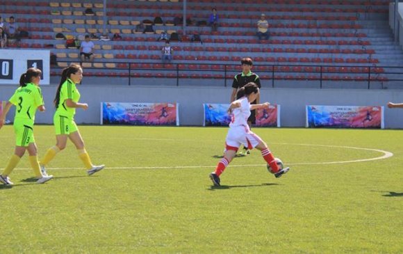 Азийн хөлбөмбөгийн охидын аварга шалгаруулах тэмцээн Монголд
