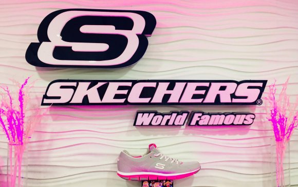 Гэрэлтдэг пүүзээр тэргүүлэгч – Skechers брэнд