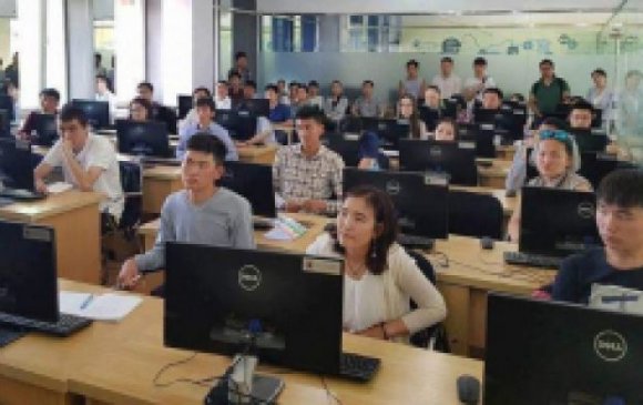 Үнэ төлбөргүй сургалтад суусан залуус Солонгосыг зорино