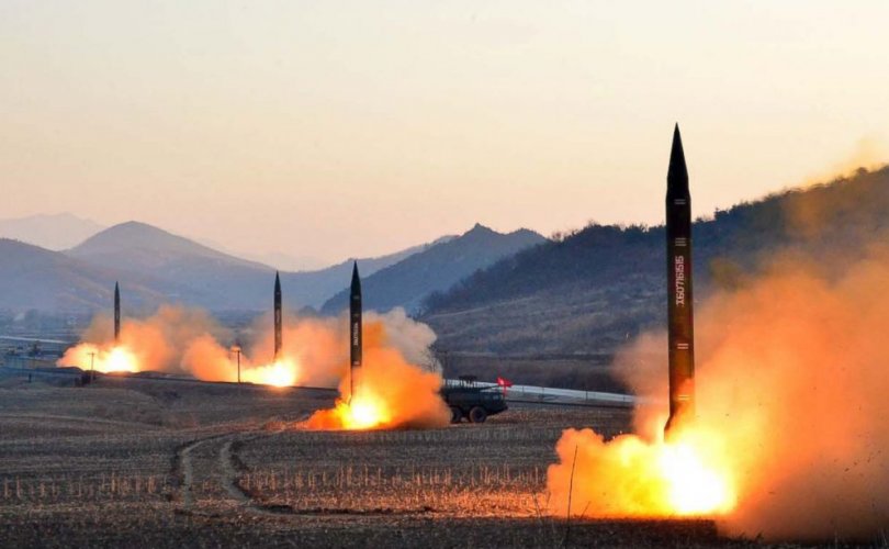 Хойд Солонгос шинэ пуужингаа танилцуулав