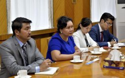 БНСУ-ын Жон Сон Гон сумын төлөөлөгчдийг хүлээн авч уулзлаа
