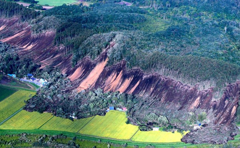 180906154835-japan-earthquake-0906-10-super-169