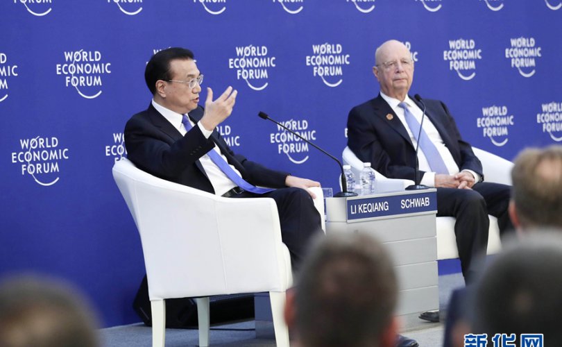 Ли Кэчян Дэлхийн эдийн засгийн чуулга уулзалтад оролцов