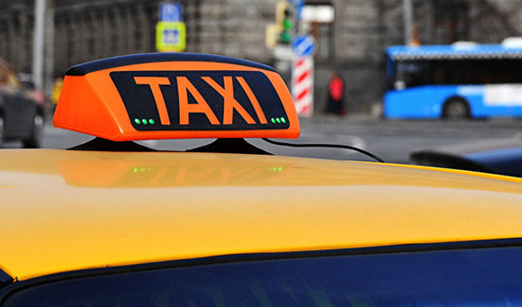 Таксины зөвшөөрөл хүсэгчдийн тоо Москвад хоёр дахин нэмэгджээ