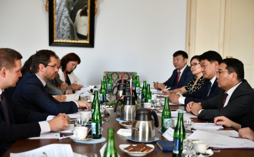 Монгол улс, БНЧУ-ын гадаад харилцааны яам хоорондын консулын зөвлөлдөх уулзалт боллоо