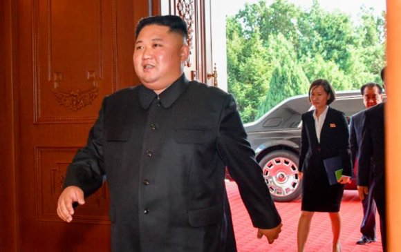 Хойд Солонгосын удирдагчийн тансаг машин