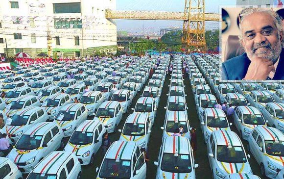 Энэтхэгийн бизнесмен ажилчдаа 600 машинаар шагнажээ