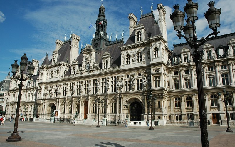 Парис хотын захиргааны байшинг орон гэргүйчүүдэд нээлттэй болгоно