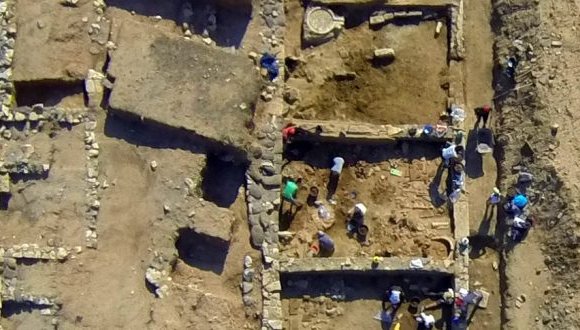 Грекийн археологичид шинэ хотыг илрүүлжээ