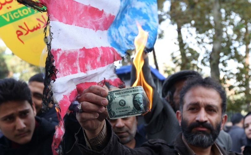 Иранчууд АНУ-ын хоригийг хүчтэй эсэргүүцэж байна