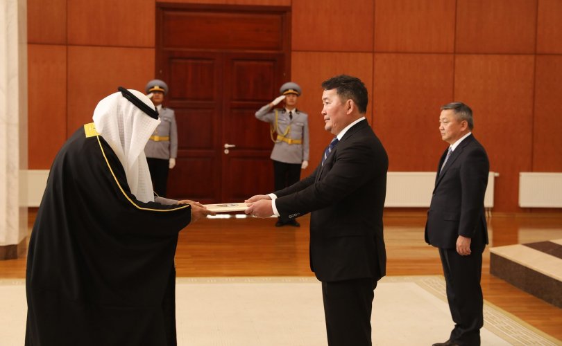 Кувейт улсаас Монгол Улсад суух Элчин сайд Итгэмжлэх жуух бичгээ өргөн барив