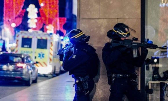Францад террорист халдлага гарч, дөрвөн хүн амиа алджээ