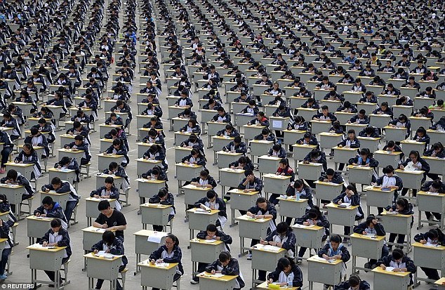 Хятадын төрийн албан хаагчийн шалгалтад нэг сая орчим хүн өрсөлджээ