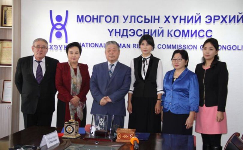 Монголын Эмэгтэйчүүдийн холбоо ХЭҮК-той хамтран ажиллана