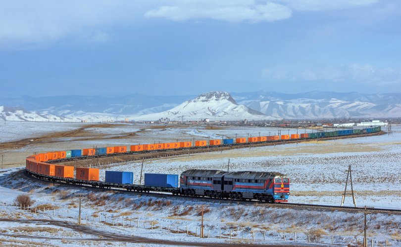 Монгол улсын нутгаар дамжин өнгөрөх чингэлгийн галт тэрэг эрс нэмэгджээ 