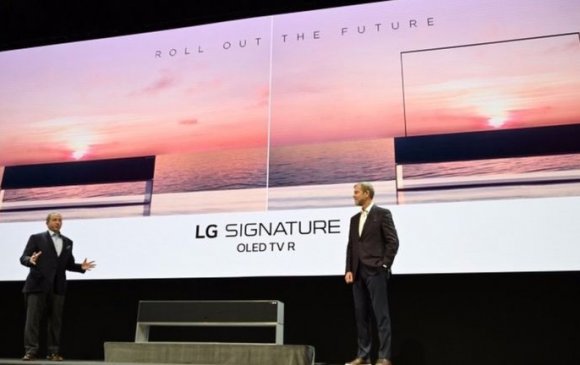 LG компани хуйлагддаг телевизээ танилцууллаа