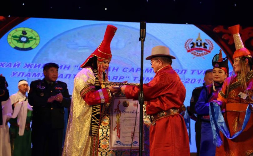 "Цагаан сар-монгол түмний уламжлалт их баяр" тэмцээний шилдгүүд тодорлоо