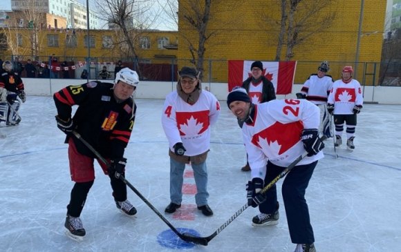 Канад, Монголын хоккейн тоглолт болжээ