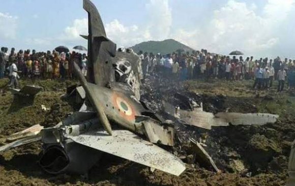 Пакистан Энэтхэгийн хоёр онгоцыг сөнөөжээ