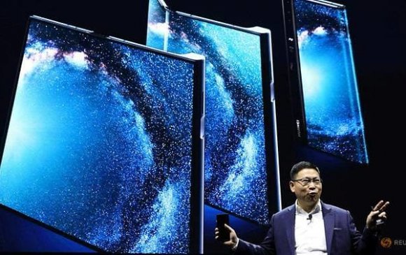 “Huawei” эвхэгддэг, 5G ухаалаг утсаа танилцуулав