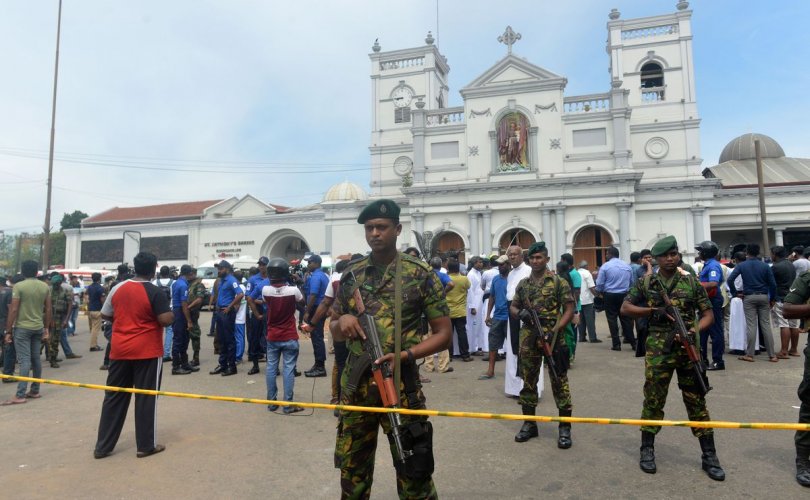 Шри Ланкад гарсан халдлагын улмаас 300 орчим хүн амиа алдлаа