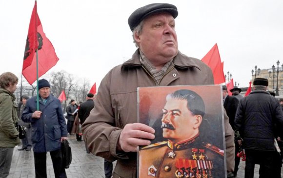 Оросуудын 70 хувь нь Сталиныг хүндэлдэг