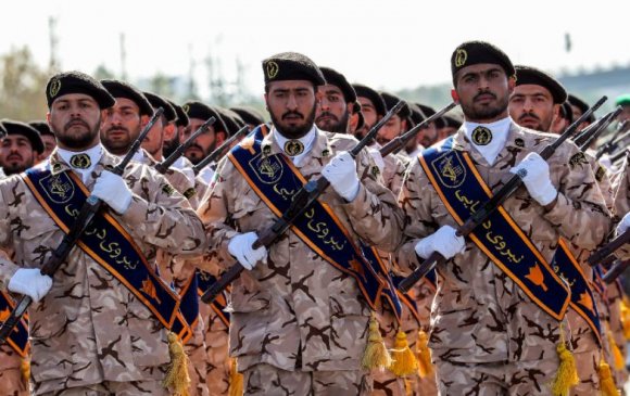Ираны Хувьсгалын хамгаалагч армийг террорист бүлэглэлээр нэрлэв