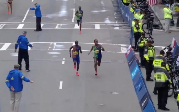 Бостоны марафонд Африк гүйгчид тэргүүлэв