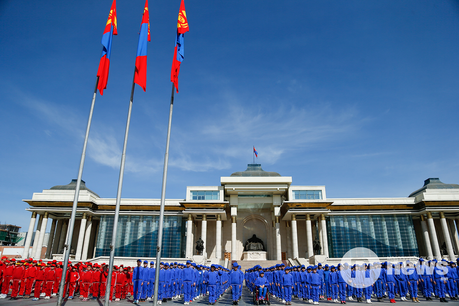 Монгол Улсын Ерөнхийлөгч Х.Баттулга 3333 сурагчийн хамт Тусгаар тогтнол шүлэг уншлаа (1)