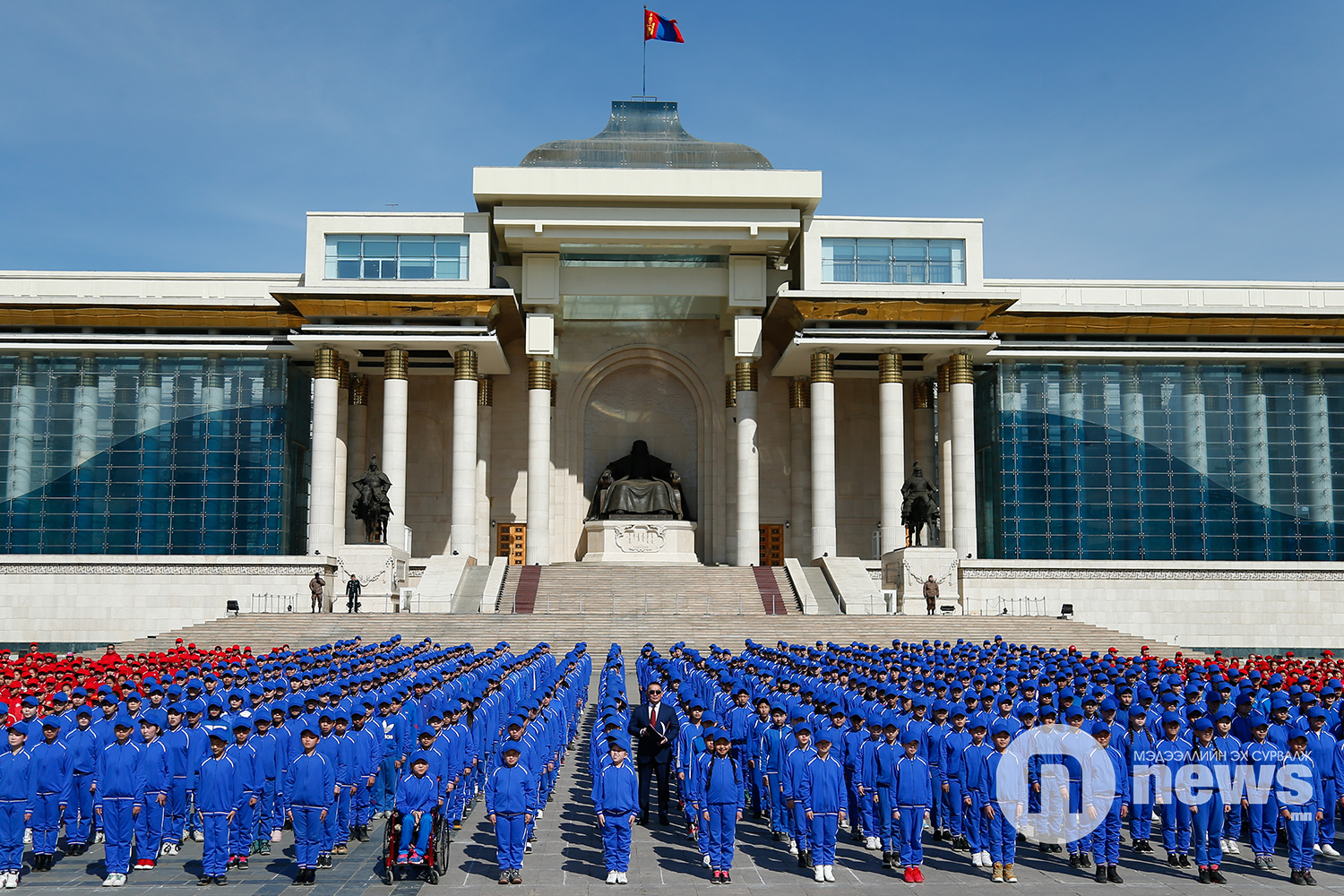 Монгол Улсын Ерөнхийлөгч Х.Баттулга 3333 сурагчийн хамт Тусгаар тогтнол шүлэг уншлаа (5)
