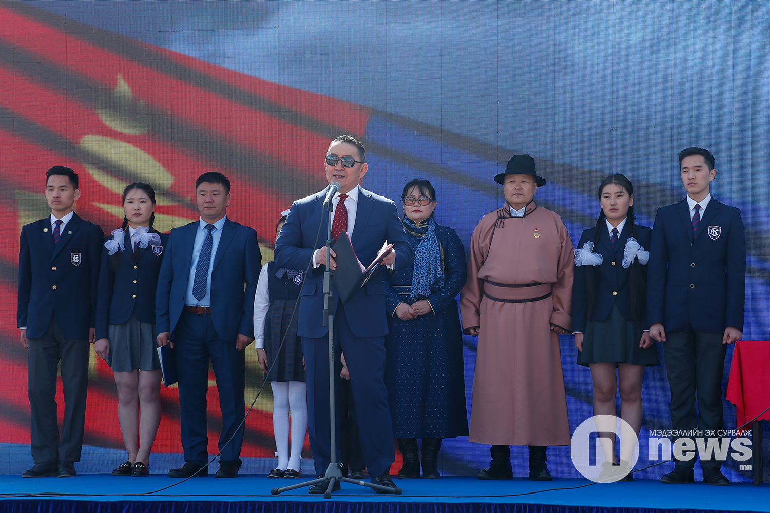 Монгол Улсын Ерөнхийлөгч Х.Баттулга 3333 сурагчийн хамт Тусгаар тогтнол шүлэг уншлаа (7)
