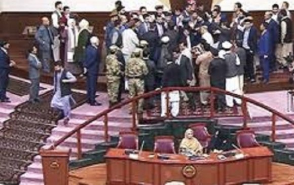 Афганистанд парламентын гишүүн өрсөлдөгчөө хутгалахыг завдав