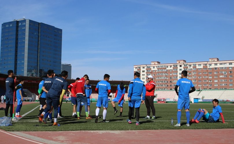 Монголын баг хөлбөмбөгийн ДАШТ-ий урьдчилсан шатны тоглолтод бэлдэж байна