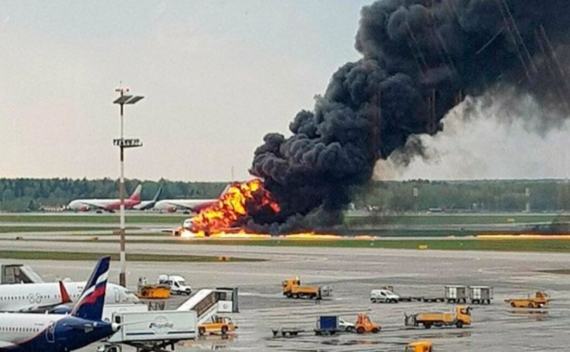 Москвад "Аэрофлот"-ын онгоц осолдож, 41 хүн амиа алдлаа