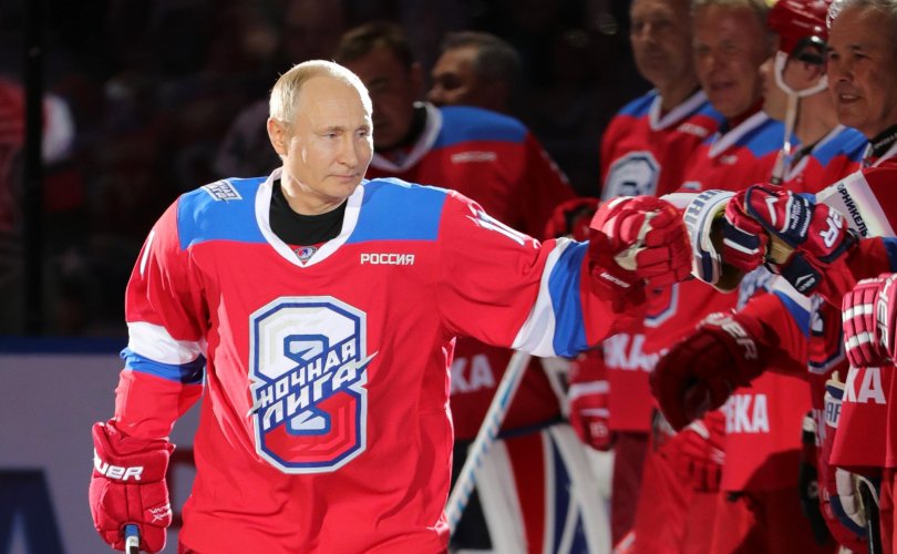 В.Путин хоккейн тоглолтод найман гоол оруулжээ