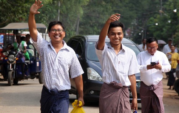 Мьянмарт 500 хоног хоригдсон сэтгүүлчид суллагджээ