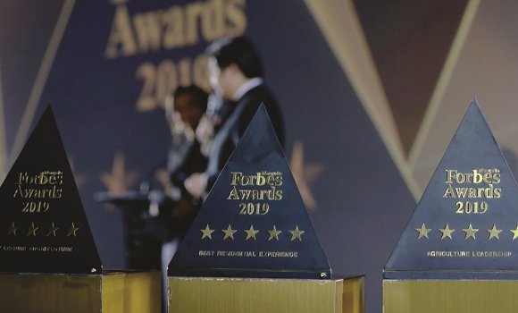 “Forbes Mongolia Awards 2019” ёслолын “Худалдааны шилдэг компани”-аар Номин Холдинг ХХК шалгарлаа