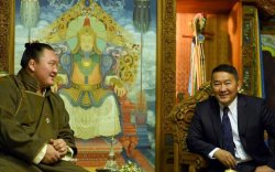 Ерөнхийлөгч Хакухог Монголын иргэншлээс хасах уу?